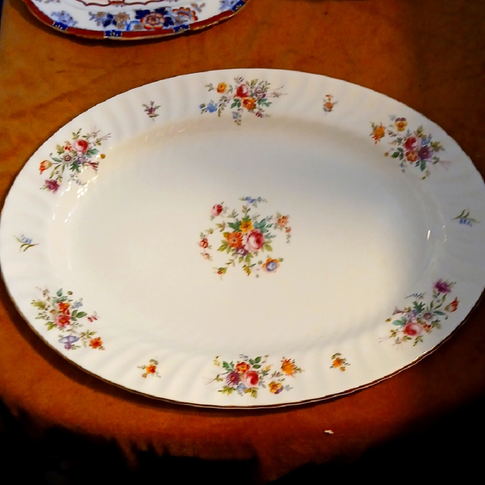 MINTON Marlow Floral Oval 16 1/4" Platter